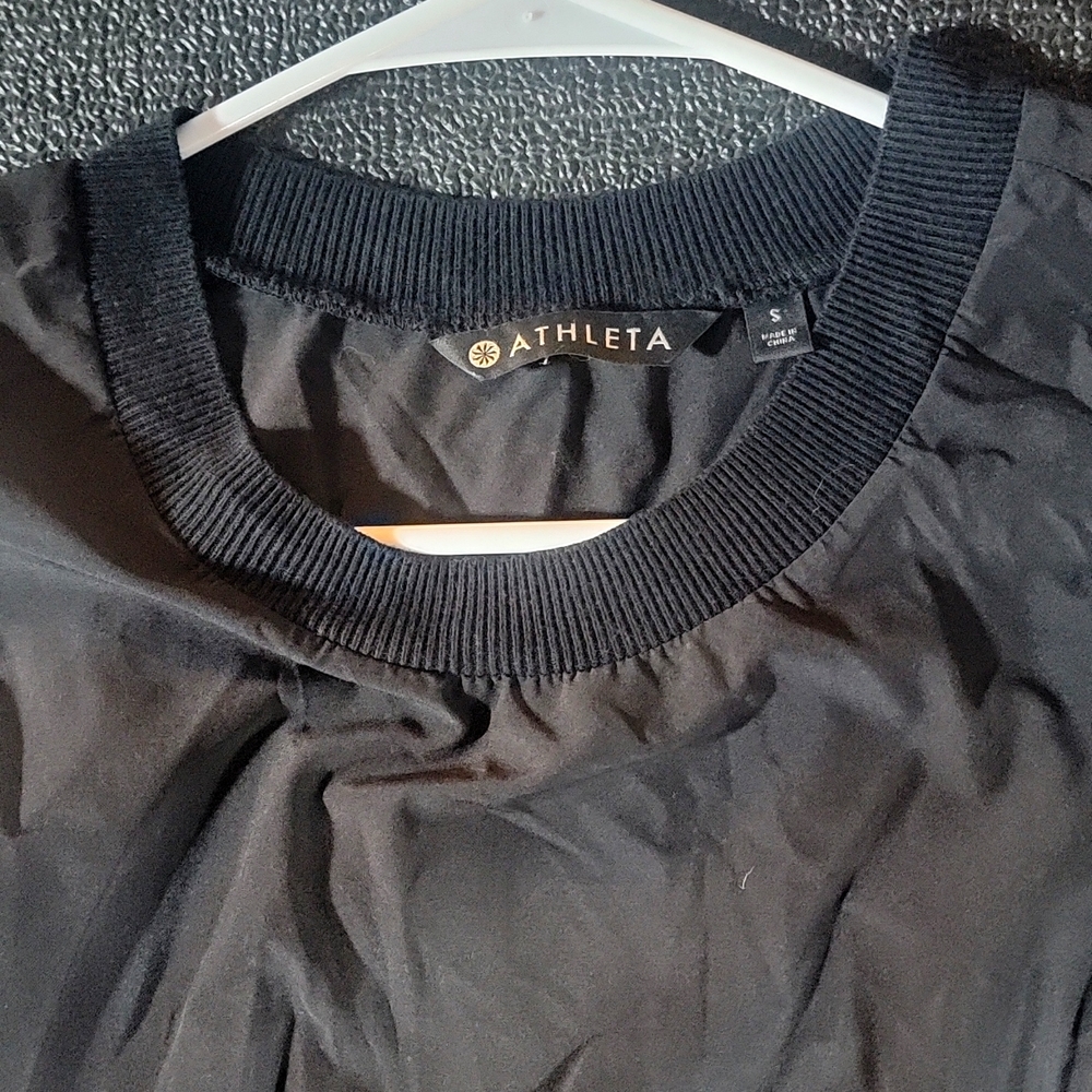 Athleta sleeveless top